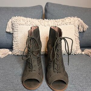 Green bootie size 9.5